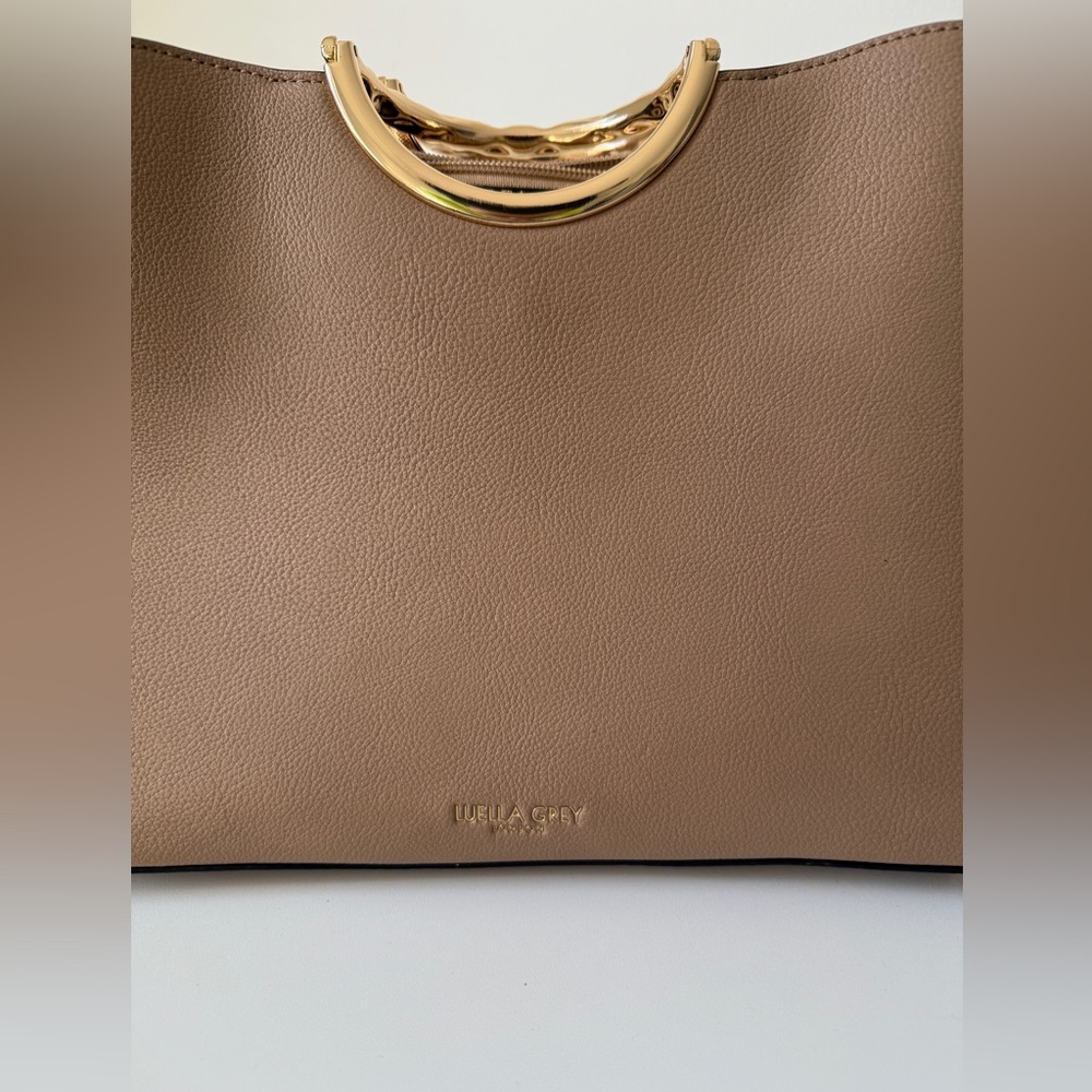 Women fashionnable bag